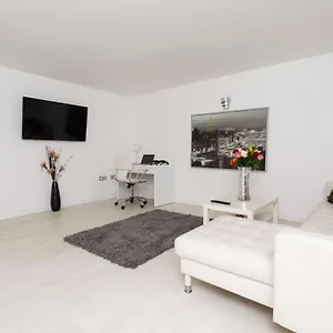 Nazarene In Leeds Apartment Pudsey